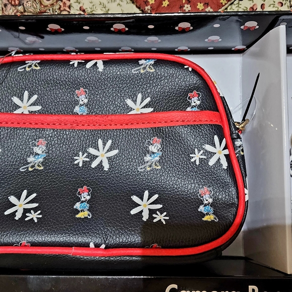 Disney Camera Crossbody Bag NWT. - Picture 8 of 9